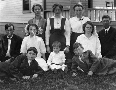 Hardin Curtis Walace and Family Hardin Curtis Walace and Family