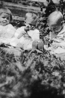 Vivan and Gail - 1917 Vivan and Gail - 1917